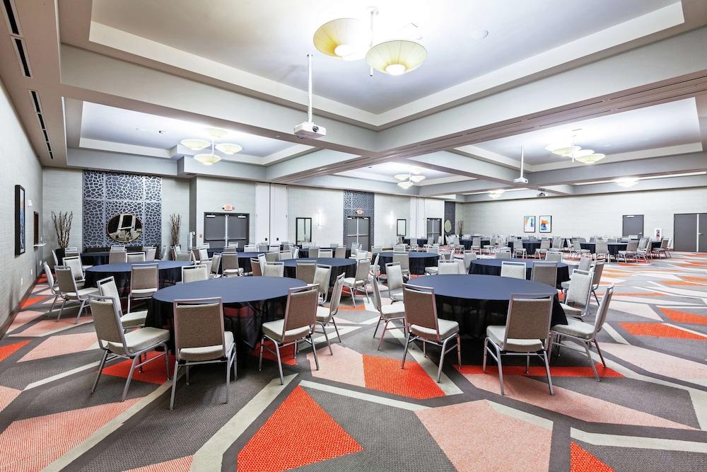 Hampton Inn by Hilton Gardner Convention Center