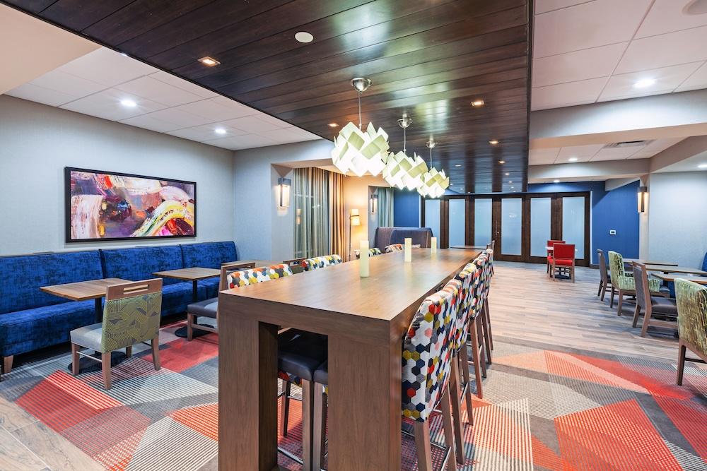 Hampton Inn by Hilton Gardner Convention Center