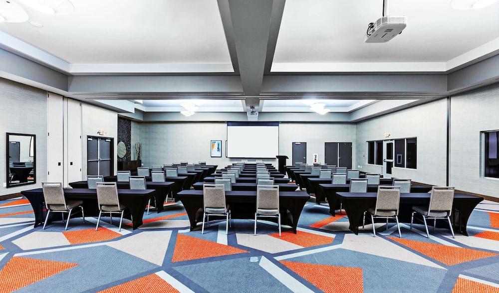 Hampton Inn by Hilton Gardner Convention Center