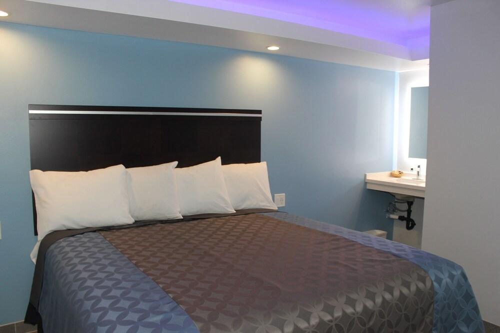 Showtime Motel