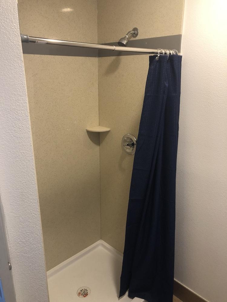 Showtime Motel