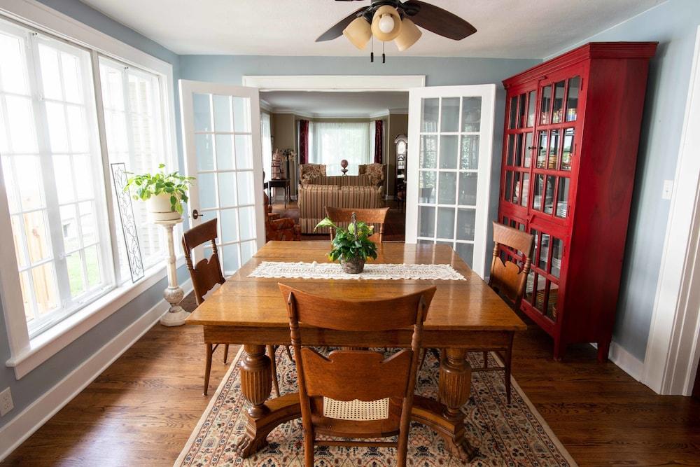 Valparaiso Inn Bed & Breakfast