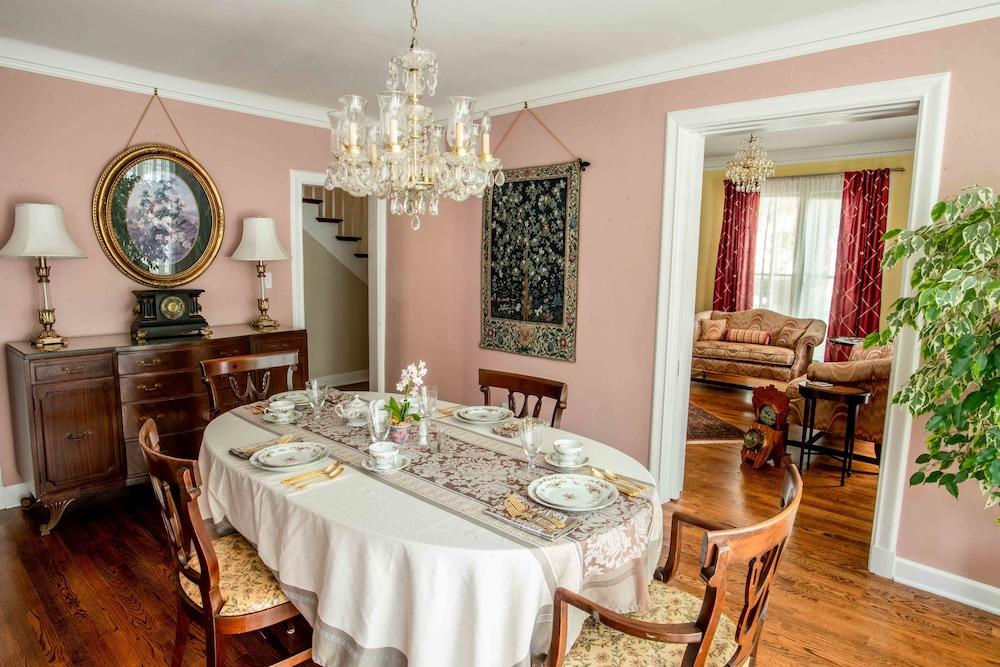 Valparaiso Inn Bed & Breakfast