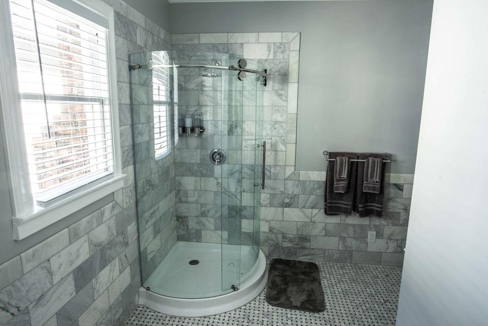 Valparaiso Inn Bed & Breakfast