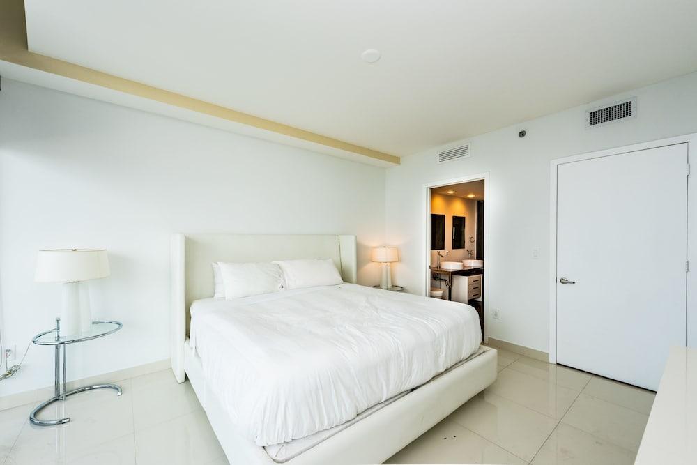 Miami Icon Penthouse by Caema