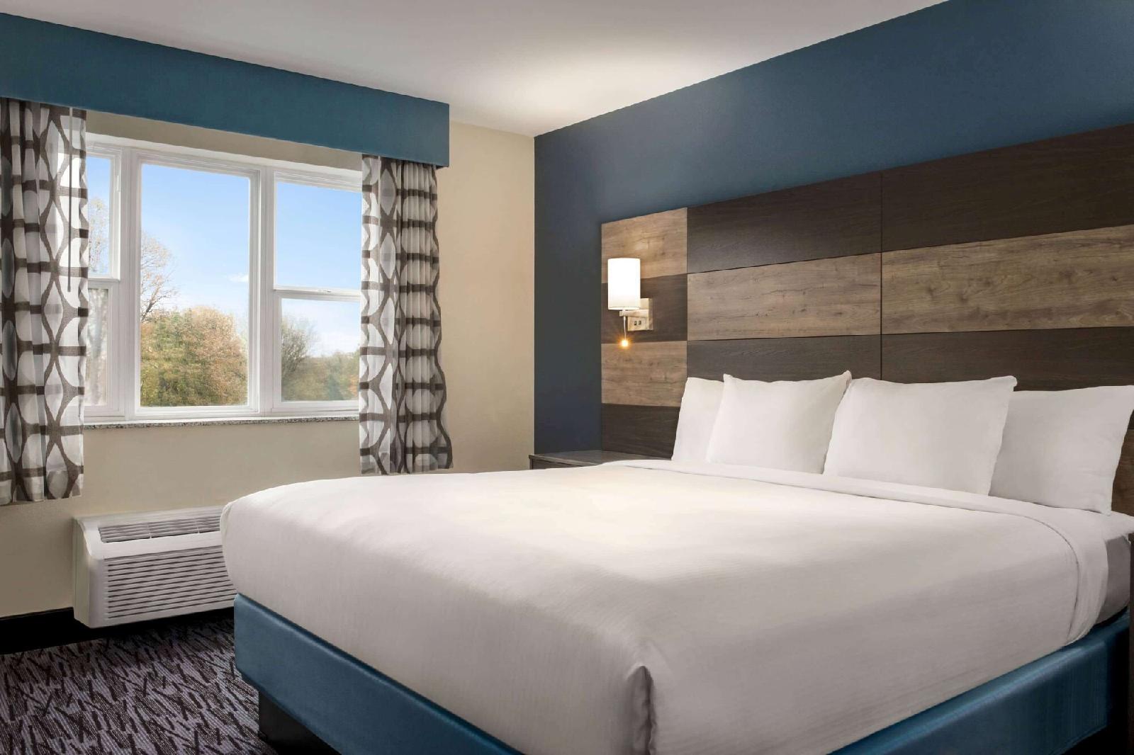 AmericInn by Wyndham Dodgeville