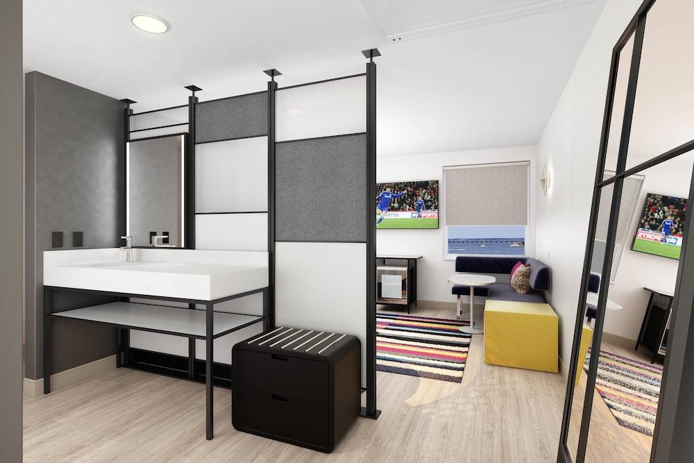 Aloft Omaha West