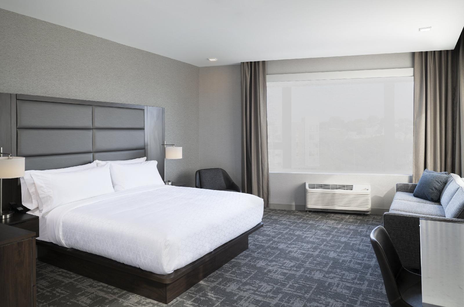 Staybridge Suites Boston Logan Airport - Revere