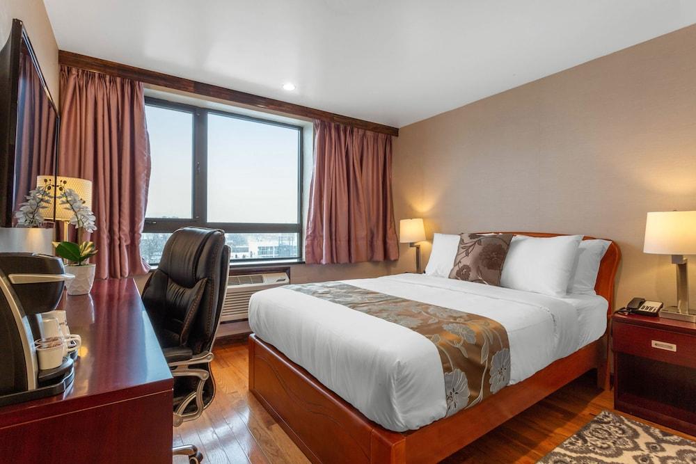 Industry City Hotel An Ascend Hotel Collection Member