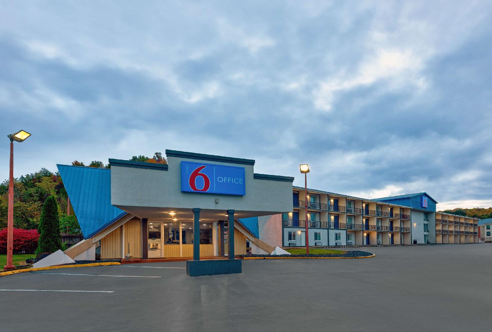 Landmark Inn
