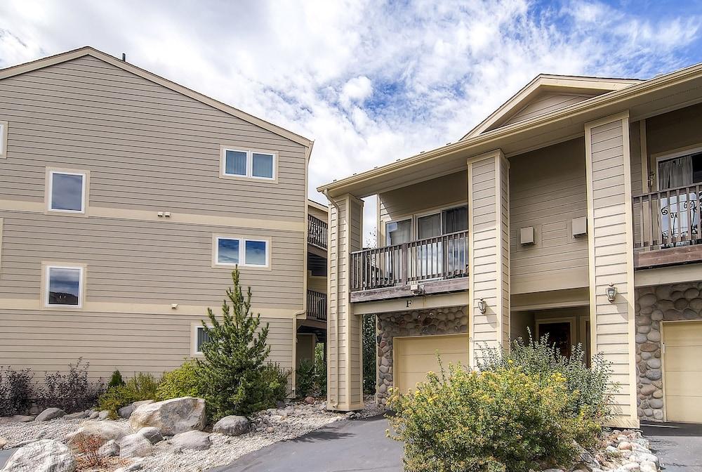 The Pointe Town Homes by CRMR
