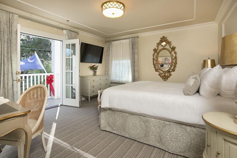 Old Town Bluffton Inn
