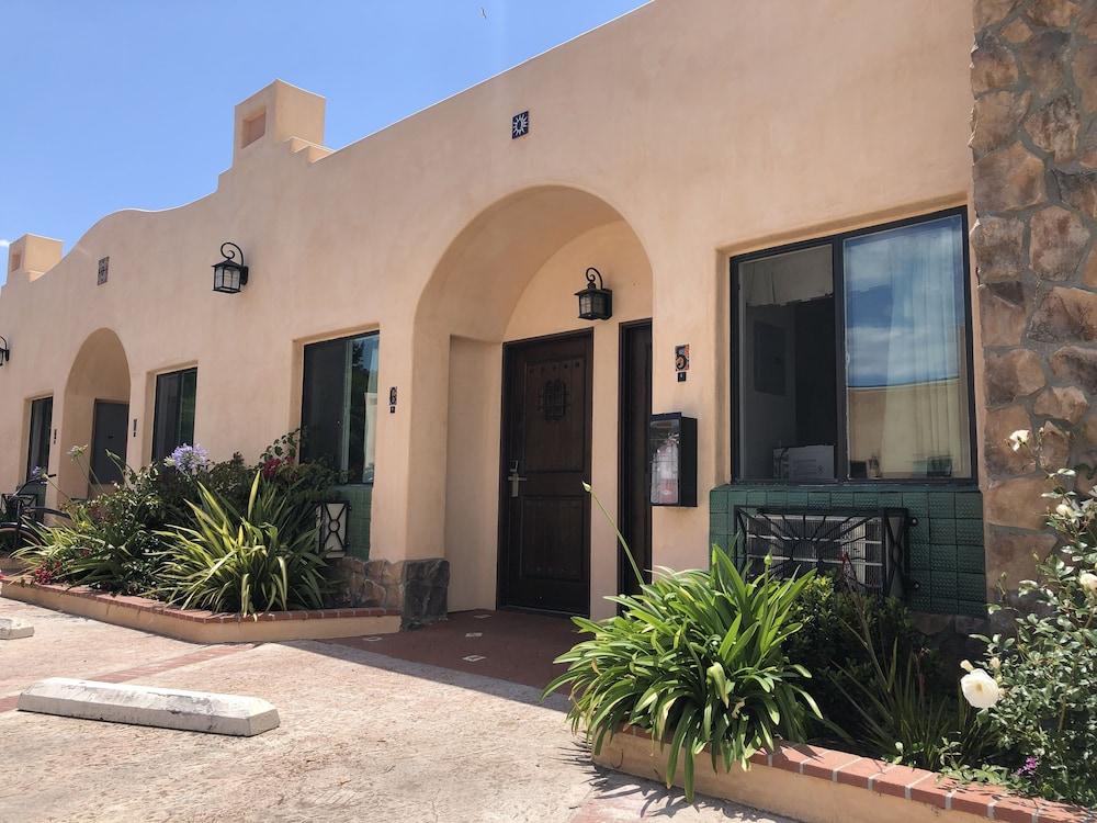 Casa Del Sol Motel