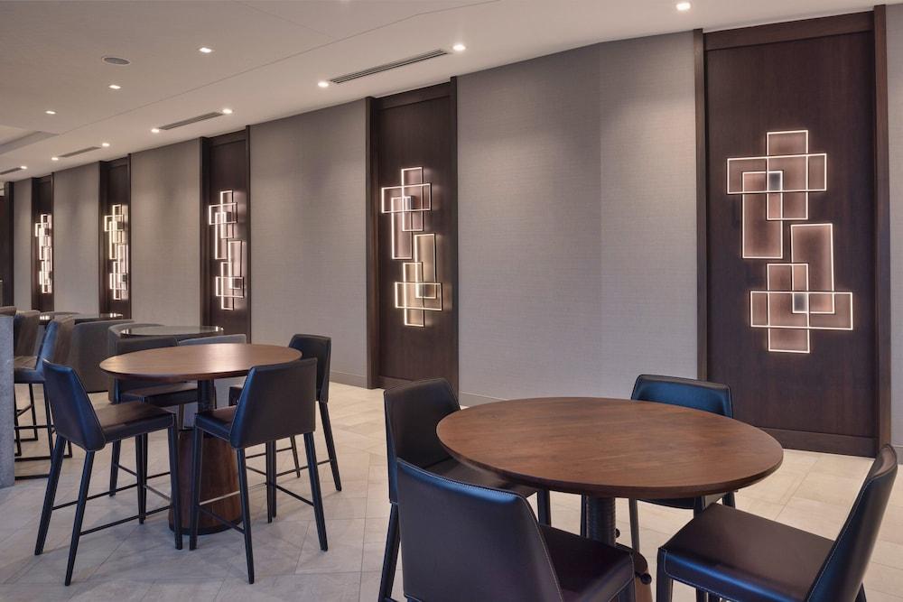 Holiday Inn Express Boston Logan Airport - Revere