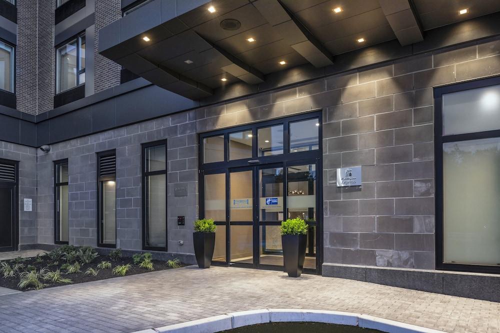 Holiday Inn Express Boston Logan Airport - Revere