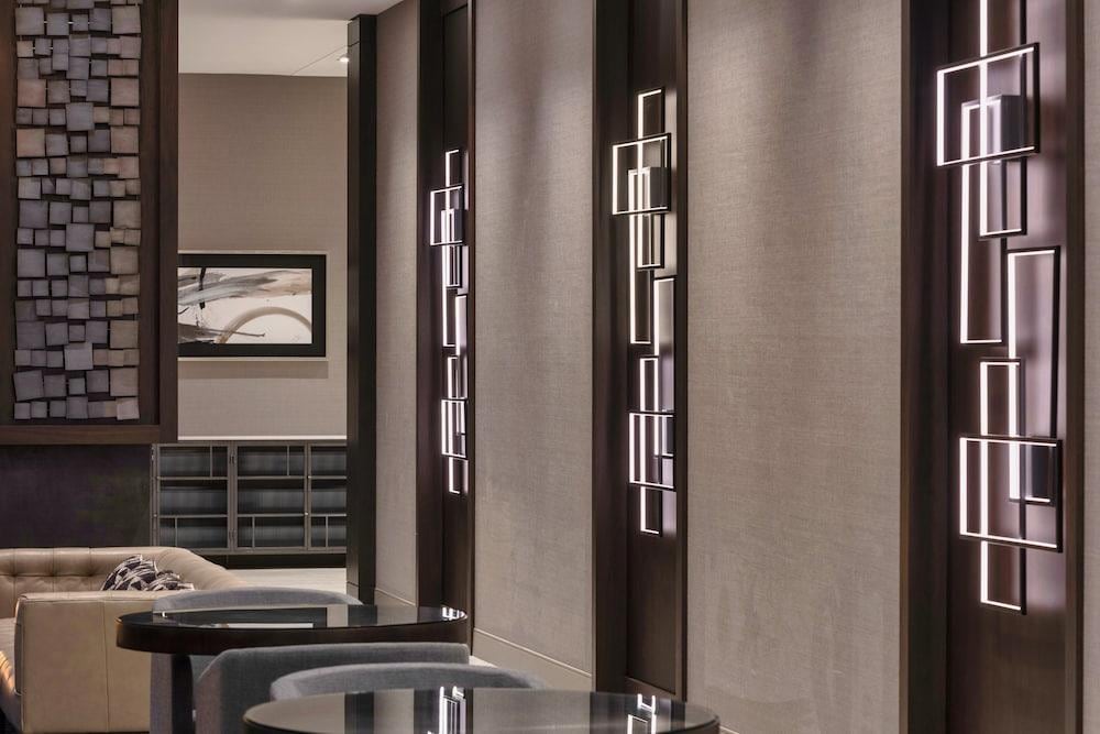 Holiday Inn Express Boston Logan Airport - Revere