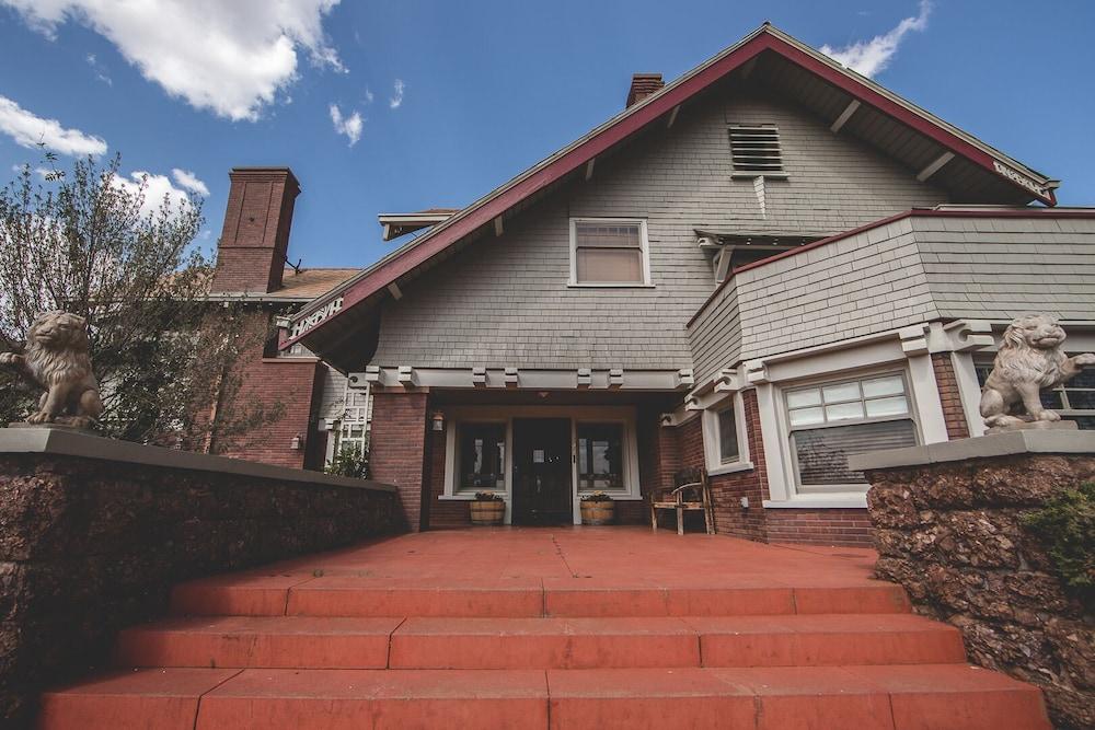 Greenway Manor