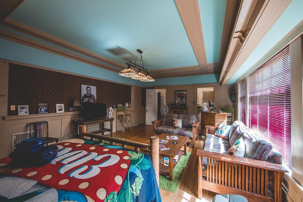 Greenway Manor