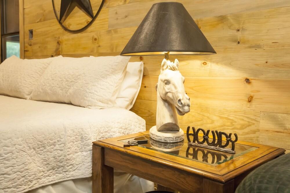 Cora's Cabins