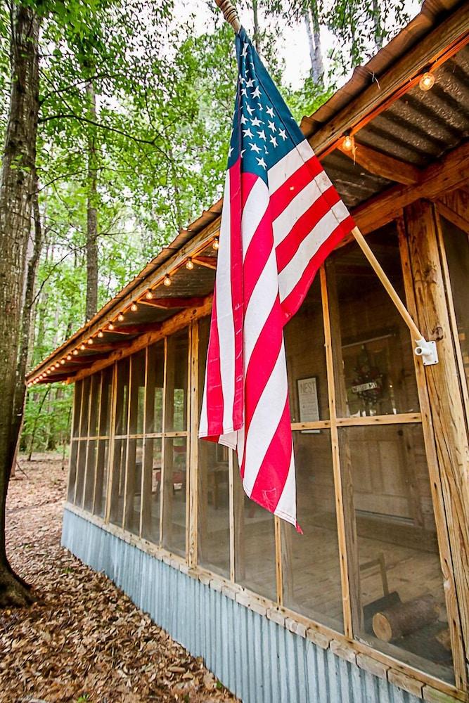 Cora's Cabins