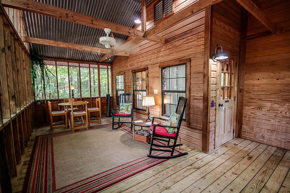Cora's Cabins