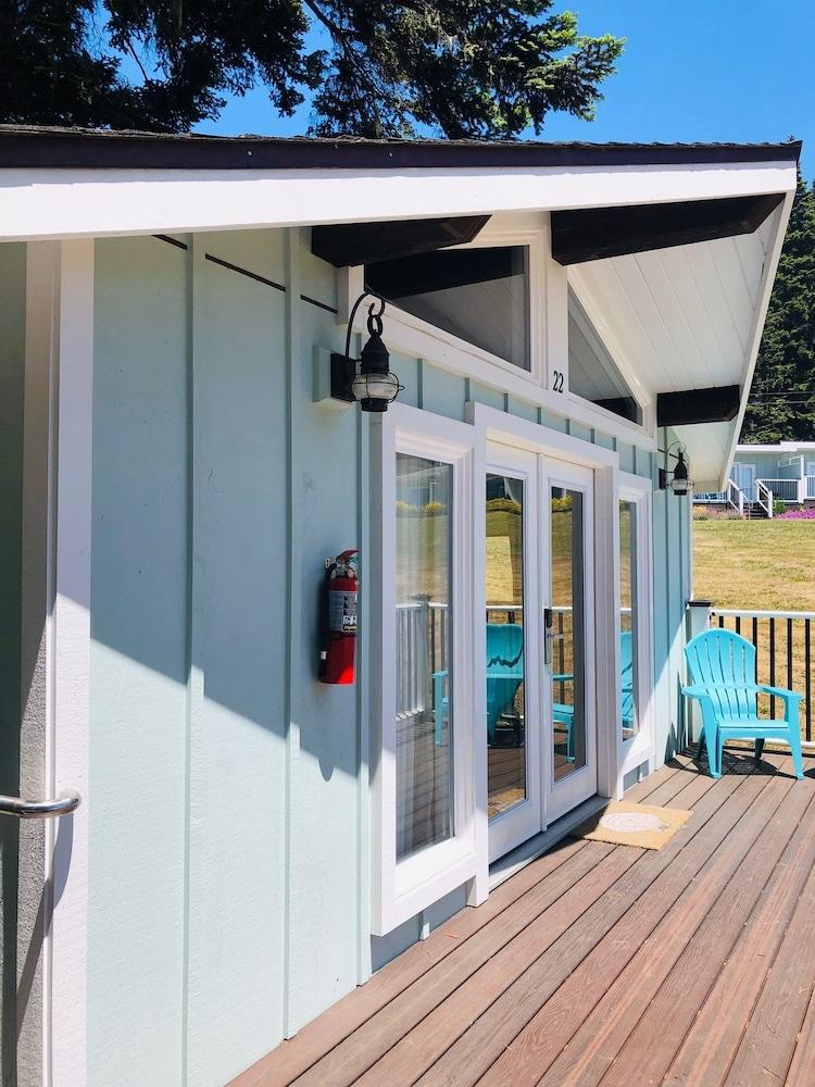 Seafoam Lodge
