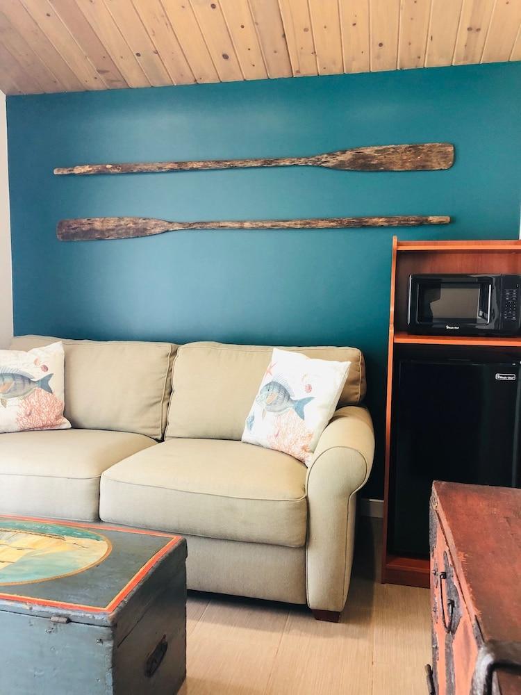 Seafoam Lodge