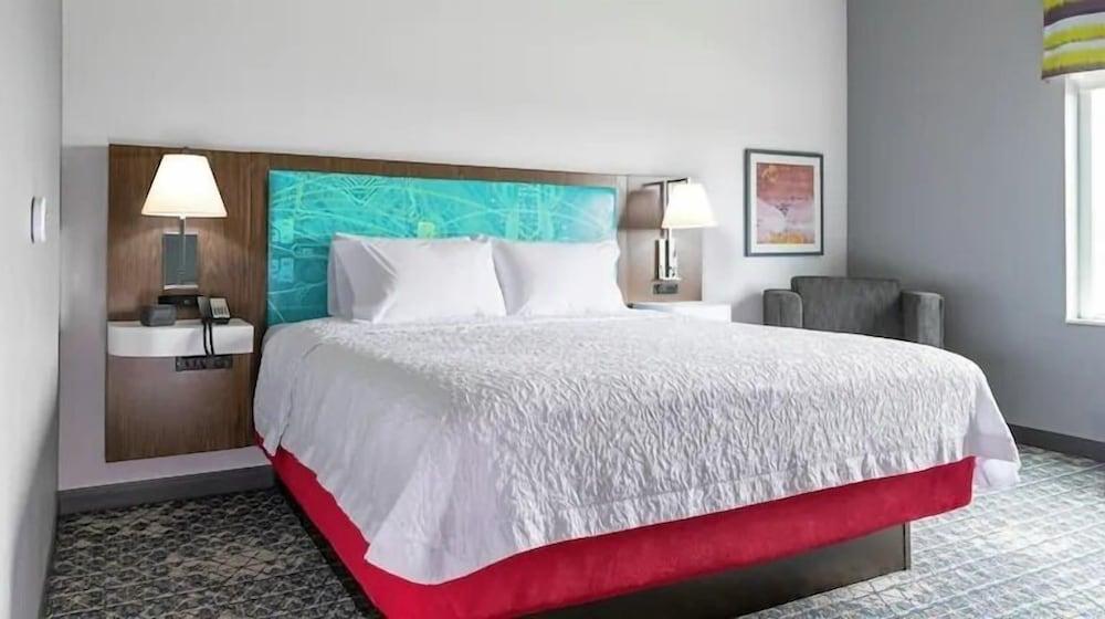 Hampton Inn Salem Boston