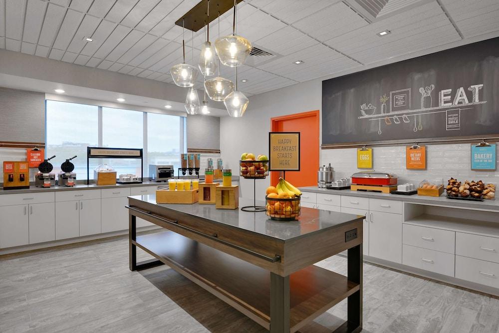 Hampton Inn Salem Boston