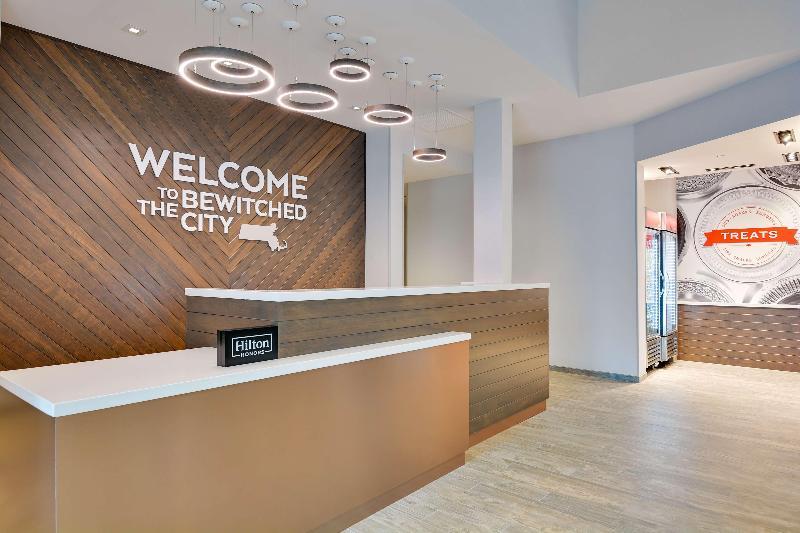 Hampton Inn Salem Boston
