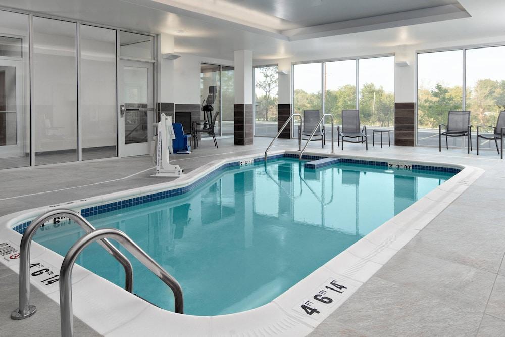 Fairfield Inn & Suites Lake Geneva
