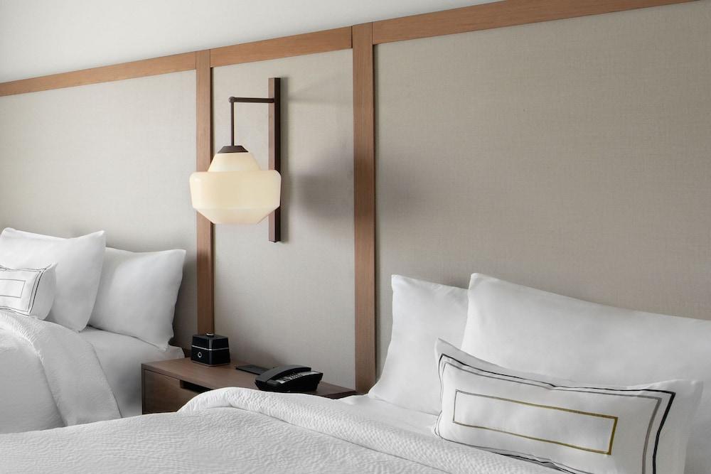 Fairfield Inn & Suites Lake Geneva
