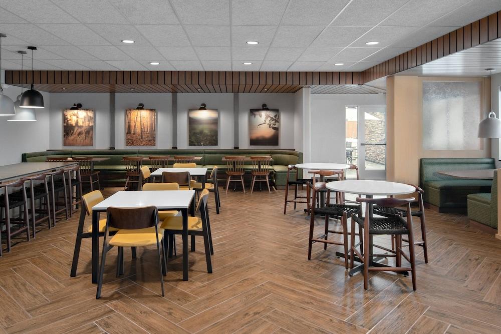 Fairfield Inn & Suites Lake Geneva