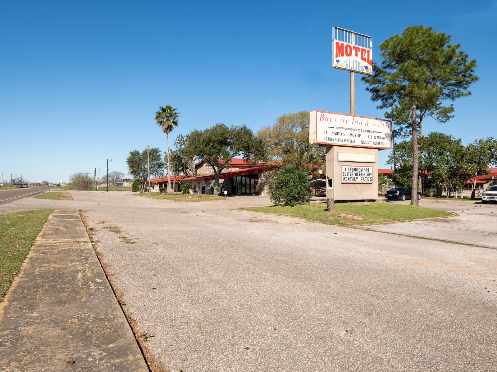 Bay City Inn