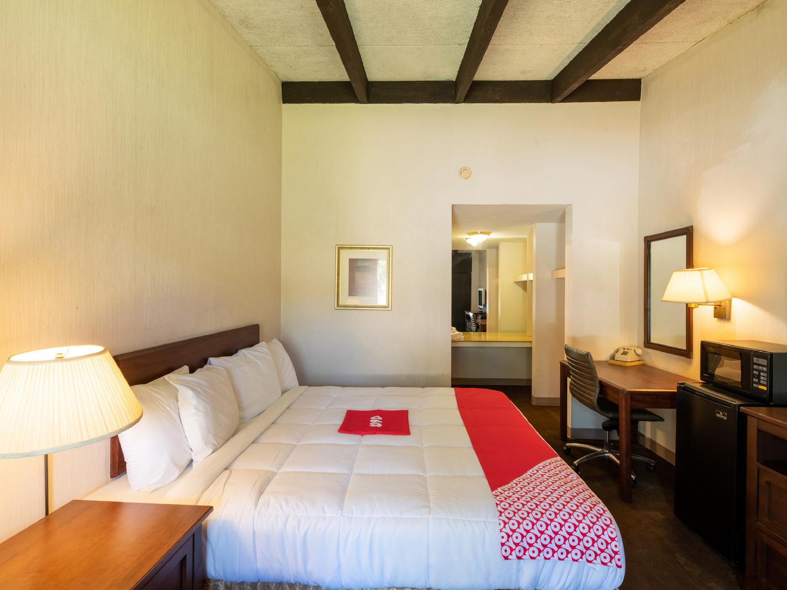 Bay City Inn