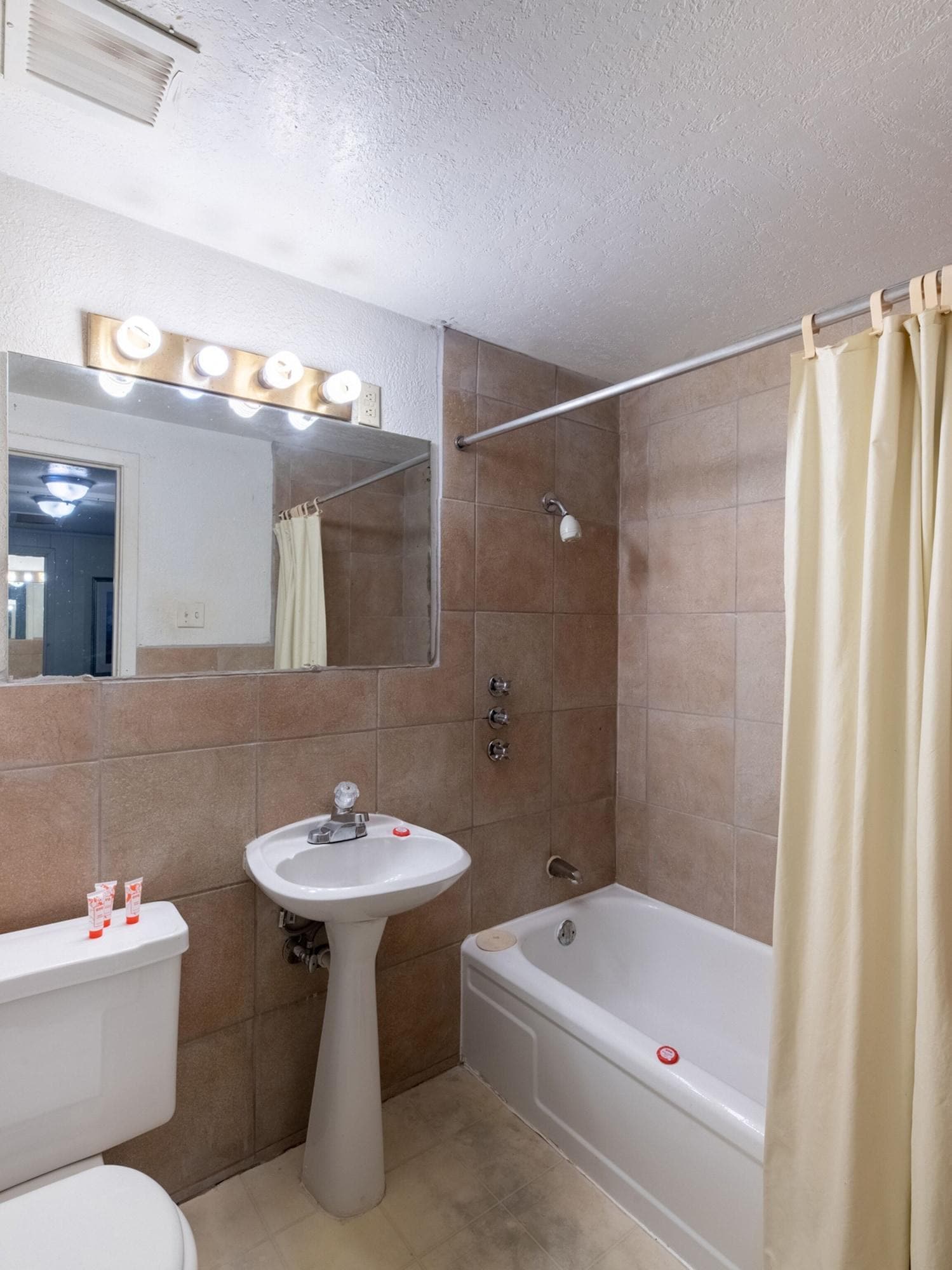 Bay City Inn