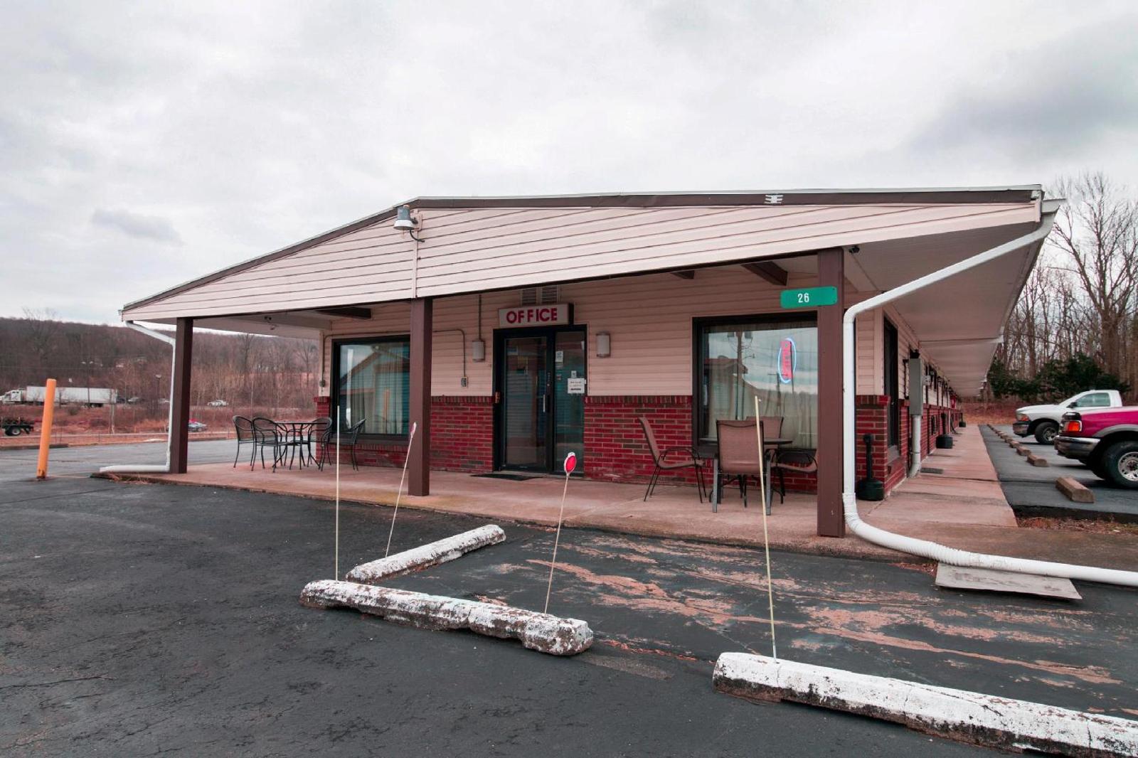 OYO Hotel Dalton PA I-81