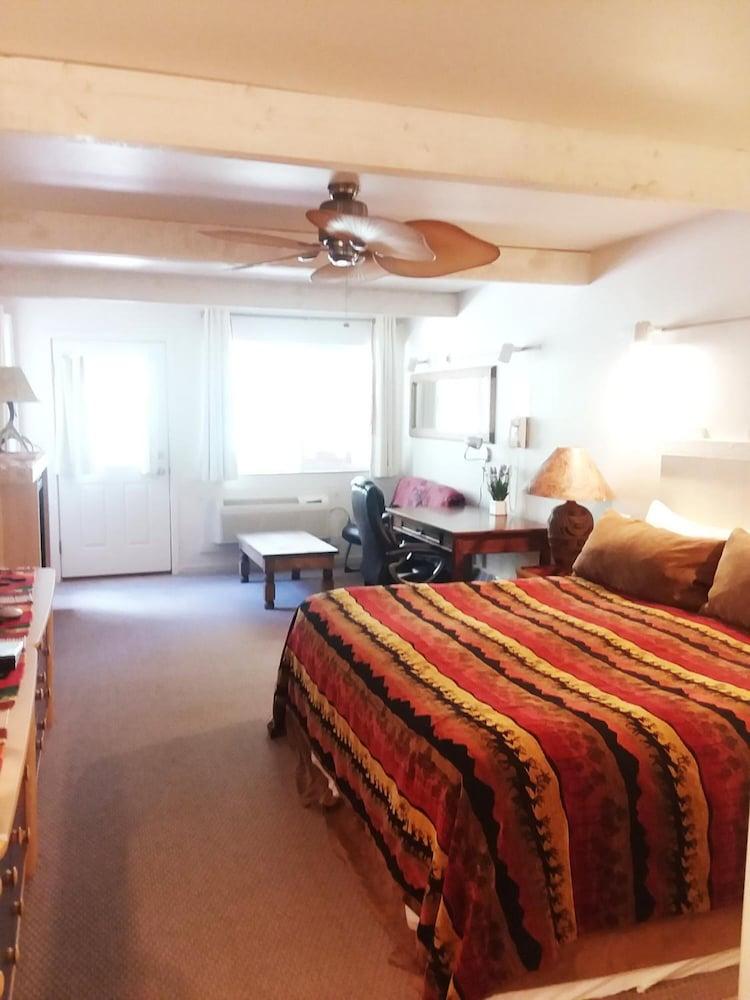 Hotel Hot Springs Inn