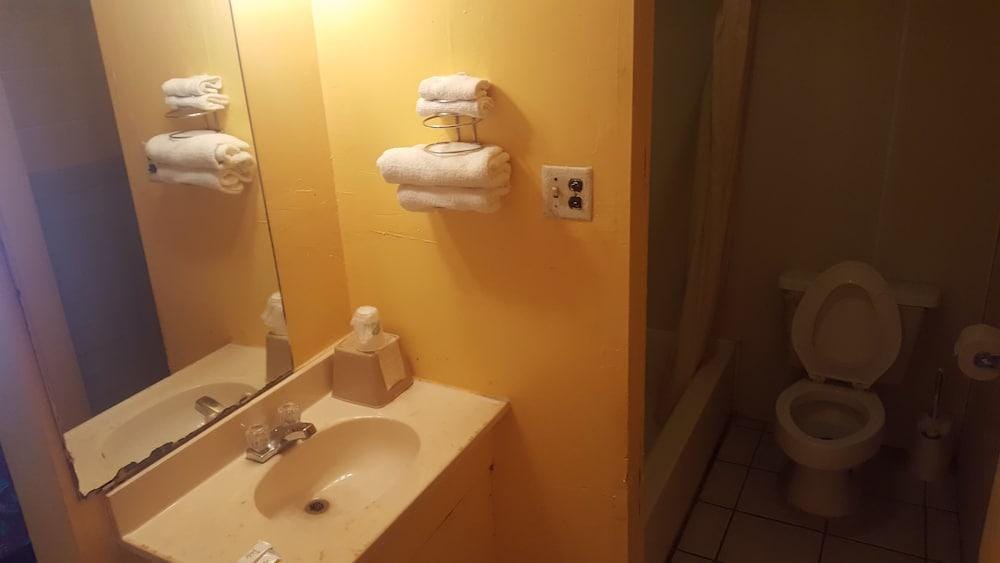 Guest Host Motel