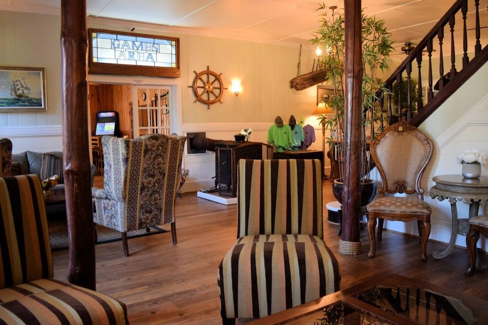 Blackbeard's Lodge