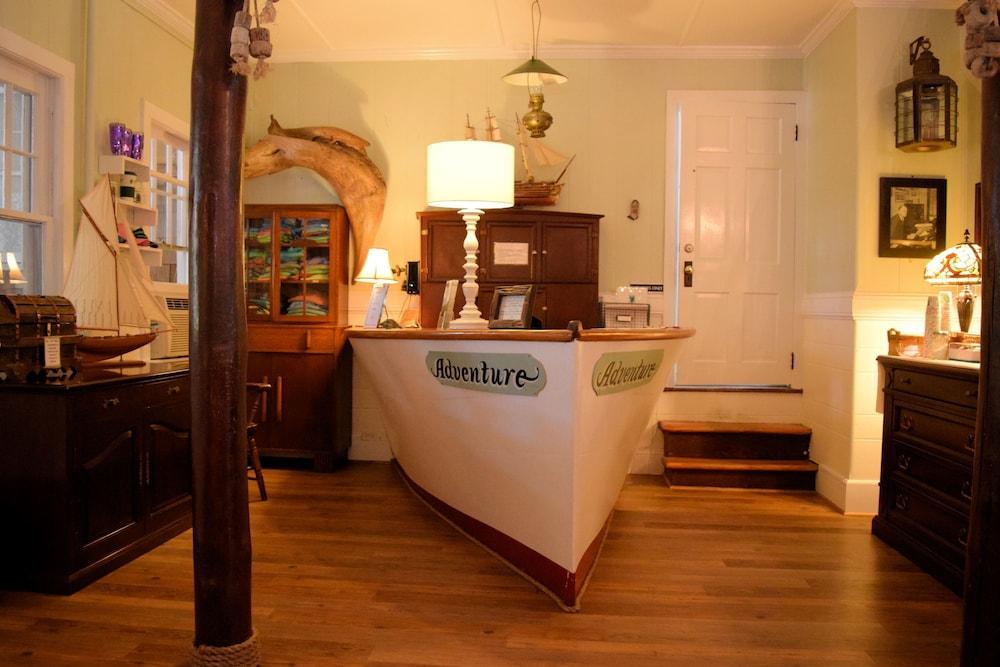 Blackbeard's Lodge