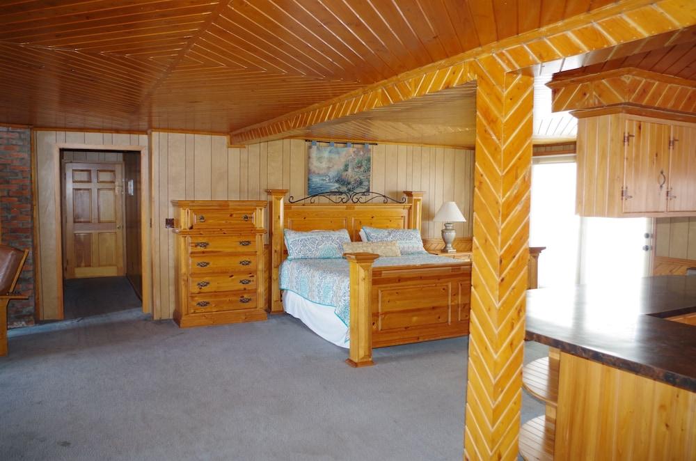 Blackbeard's Lodge