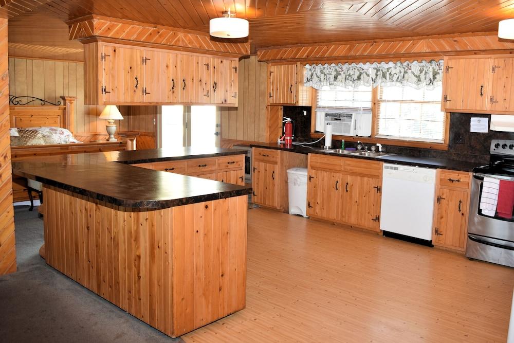 Blackbeard's Lodge