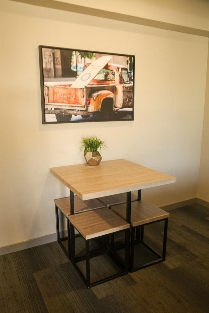 Americana Modern Hotel