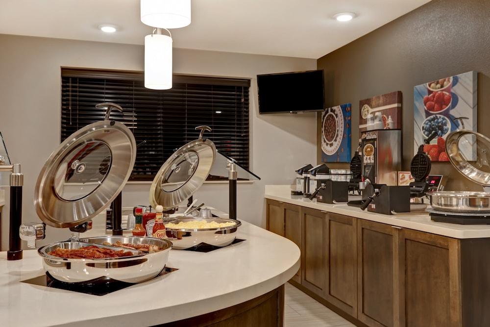Staybridge Suites Overland Park-Kansas City Area