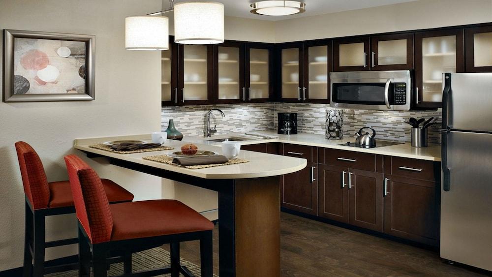 Staybridge Suites Overland Park-Kansas City Area