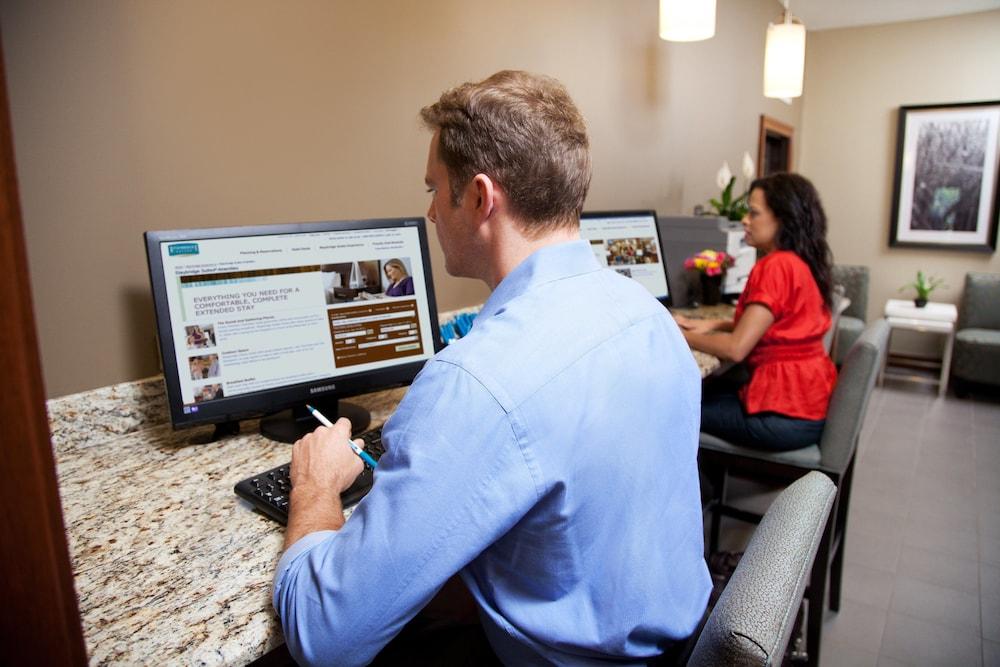 Staybridge Suites Overland Park-Kansas City Area