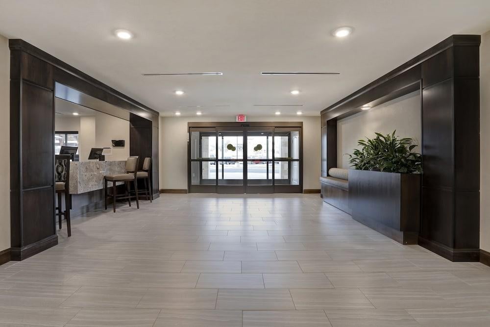 Staybridge Suites Overland Park-Kansas City Area