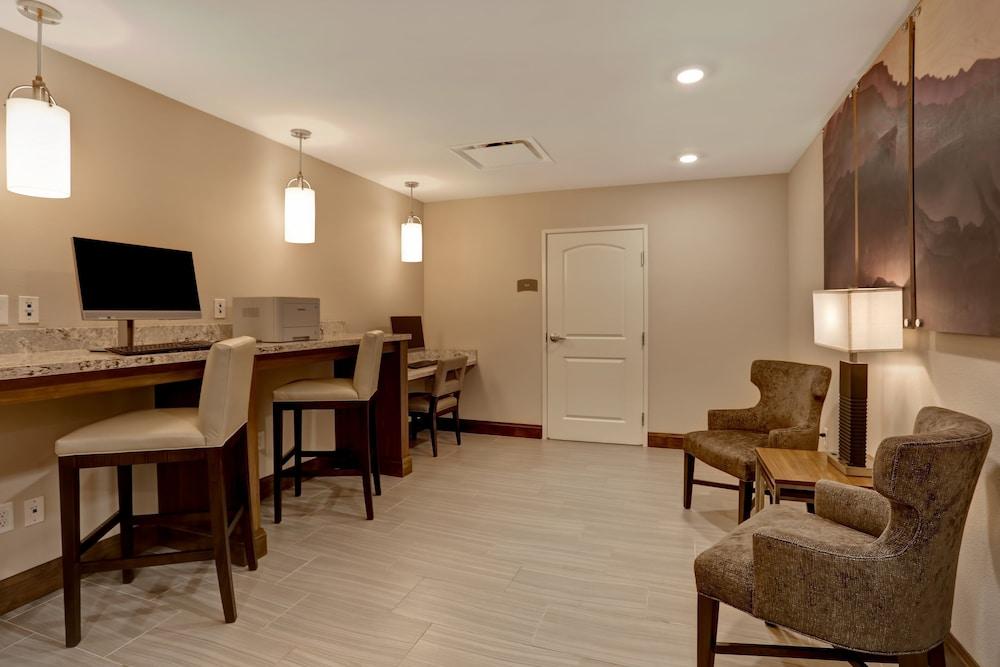 Staybridge Suites Overland Park-Kansas City Area