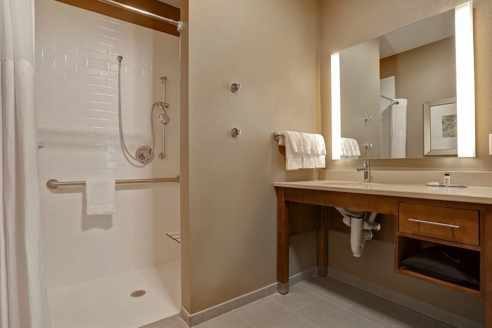 Staybridge Suites Overland Park-Kansas City Area